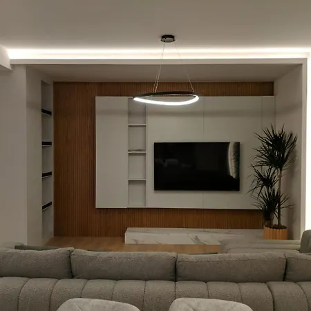 Zen Zen & 4* Tirana
