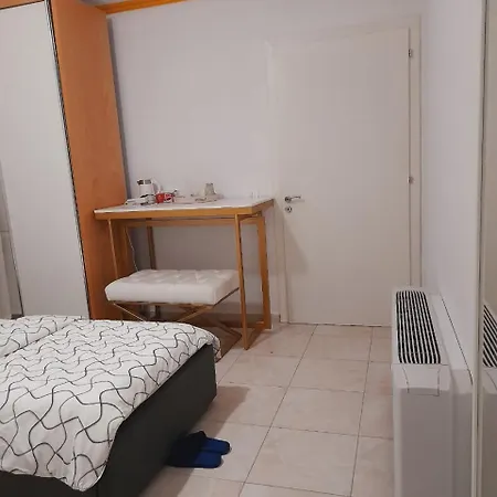 Zen Zen & 4* Tirana