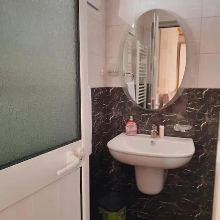 Zen Zen & 4* Tirana